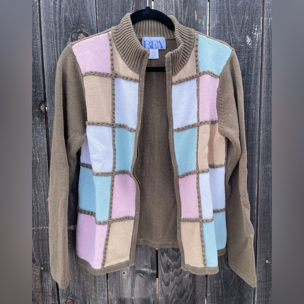 BFA Classics Vintage Schoolgirl Zip Up Cardigan
Women’s Size M